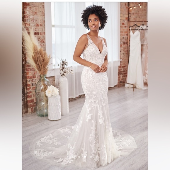 Maggie Sottero Greenley Wedding Dress - Picture 1 of 10